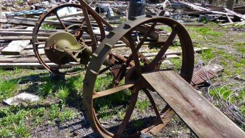 Lonely Logan Rd - P1010952e.jpg