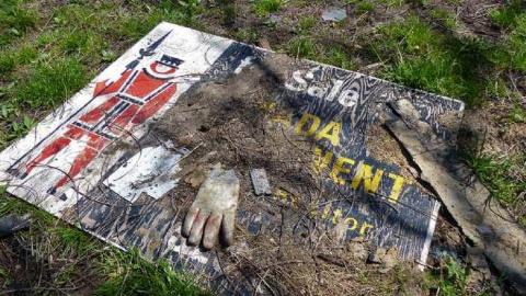 Lonely Logan Rd - P1010950e.jpg