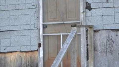 Falling Foundation House photo 5