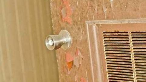 Now Serving No One - The-Plainsman-Restaurant303.jpg