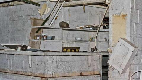 Now Serving No One - The-Plainsman-Restaurant307.jpg