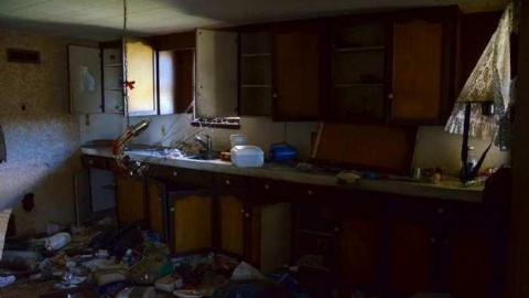 Whiteside - Beeton-is-Trashed-Big-Time88.jpg