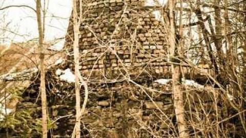 Decaying 100+ years - Marlbank-Ghost-Town66.jpg