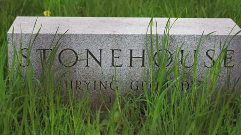 Stonehouse Cemetary - Stonehouse-Cemetery4.jpg