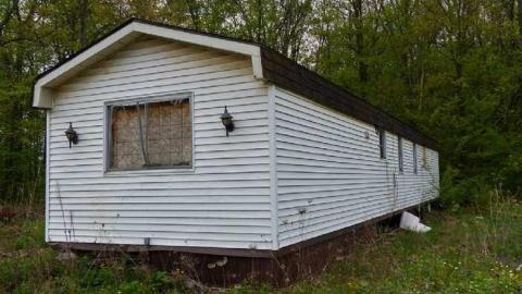 Decay and Neglect - Green-Oaks-Trailer-Park26.jpg