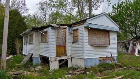 Decay and Neglect - Green-Oaks-Trailer-Park22.jpg