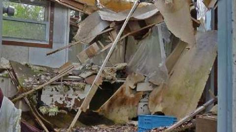 Decay and Neglect - Green-Oaks-Trailer-Park23.jpg