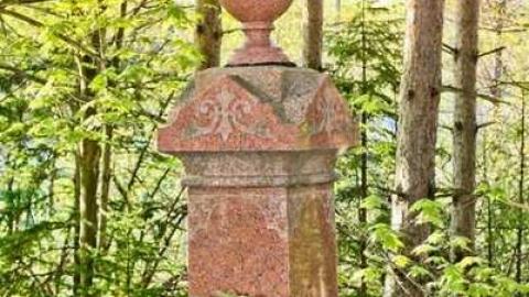 Creepy - White-Lake-Pioneer-Cemetery47.jpg