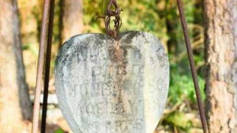 Creepy - White-Lake-Pioneer-Cemetery50.jpg