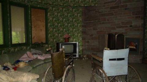 May 2013 - Abandoned-Cat-Lady-House363.jpg