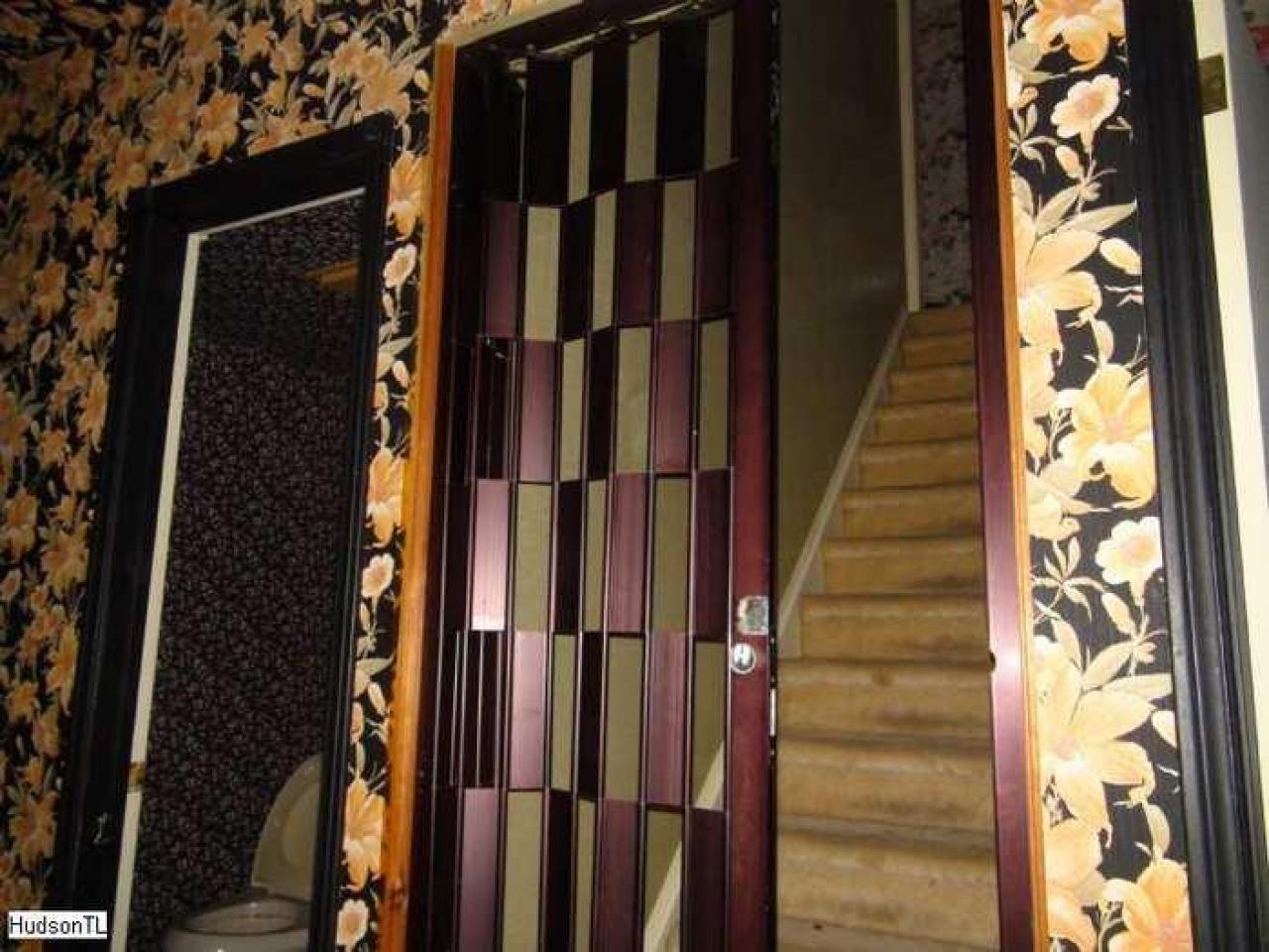 May 2013 - Abandoned-Cat-Lady-House375.jpg