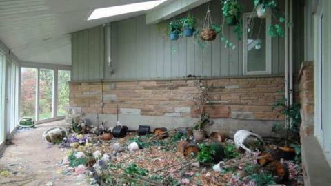 May 2013 - Abandoned-Cat-Lady-House379.jpg