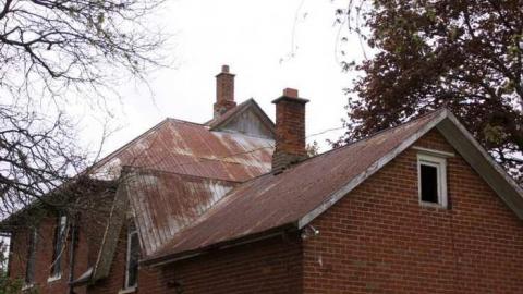 They are stealing the barn - Pinkerton-Farm202.jpg