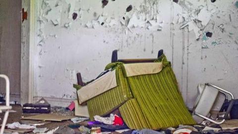 Erica's Trashed - Ericas-Place3.jpg