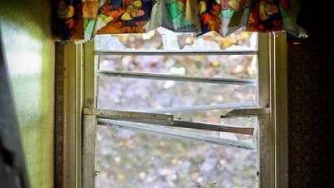 Trashed & Smashed - Beeton-is-Trashed-Big-Time106.jpg