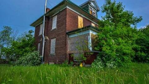 Non Chalaunt - Richmond Hill, Ontario