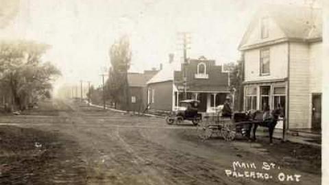 Photo from Historic Images