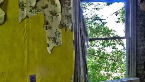 Viewers Discretion Advised - 17.jpg