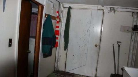 Abandoned house #2 - Abandoned-Edwards-House7.jpg