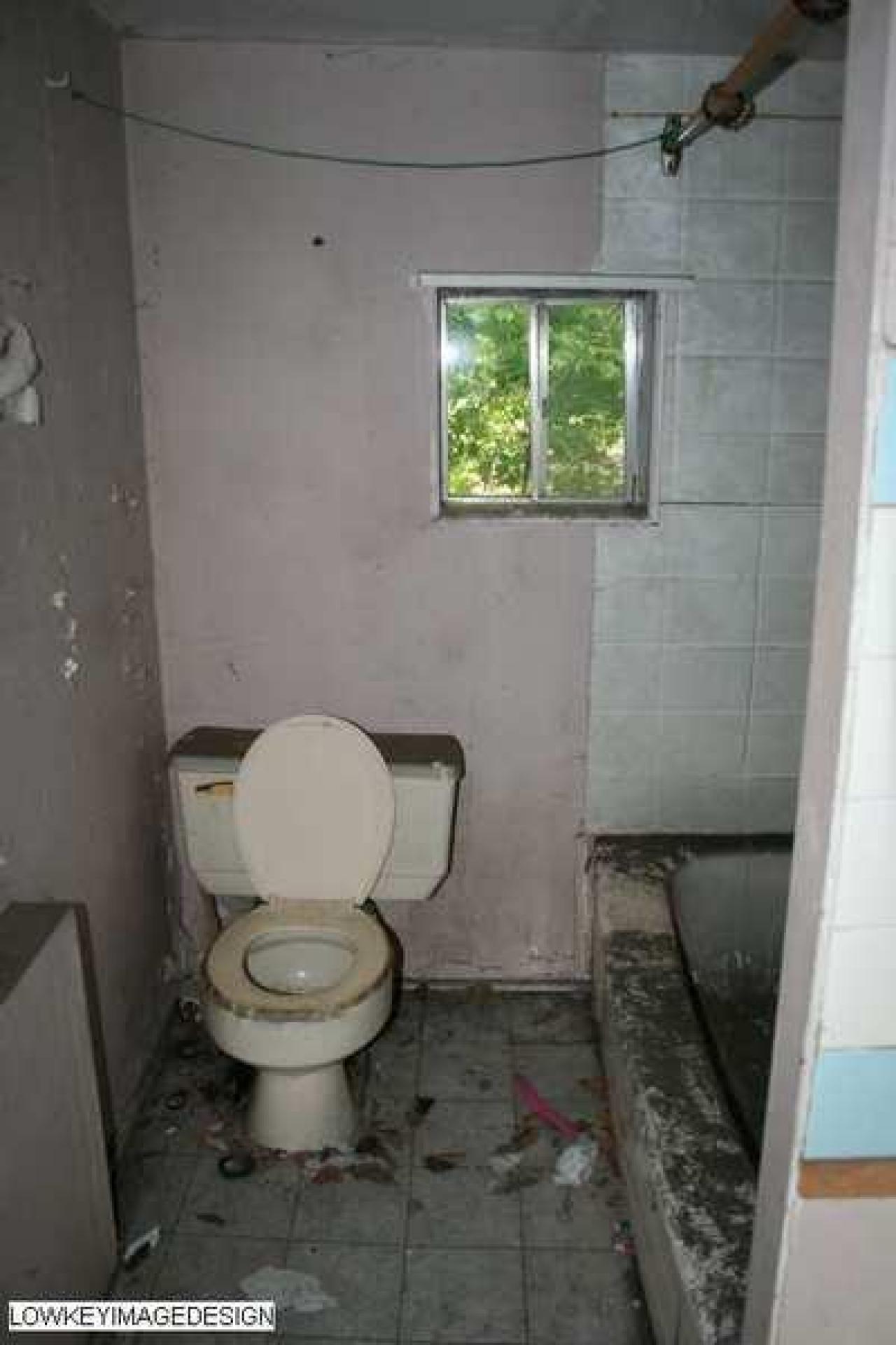 faces on the wall - 2.jpg