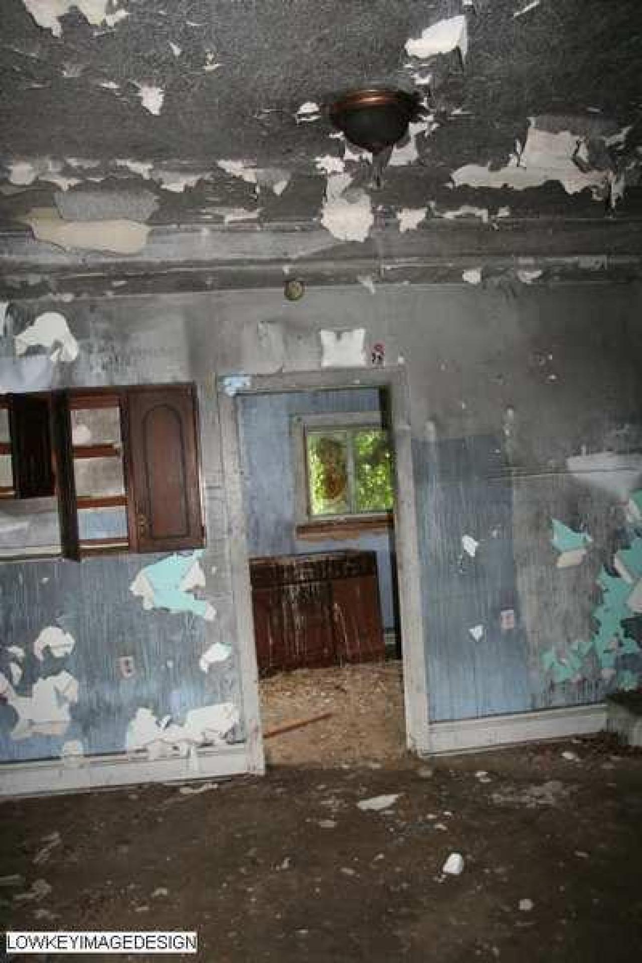 faces on the wall - 3.jpg