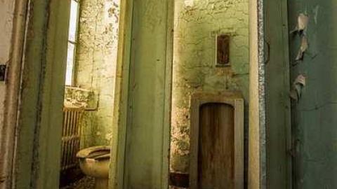 Rooftop to the Basement - The-Loblaw-Groceterias-Building10.jpg