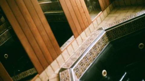 May 2013 - Beautiful-Fanshawe-House5.jpg