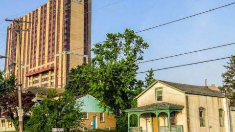 Shadow of the Skylon - 01 - IMG_3402-3O.jpg