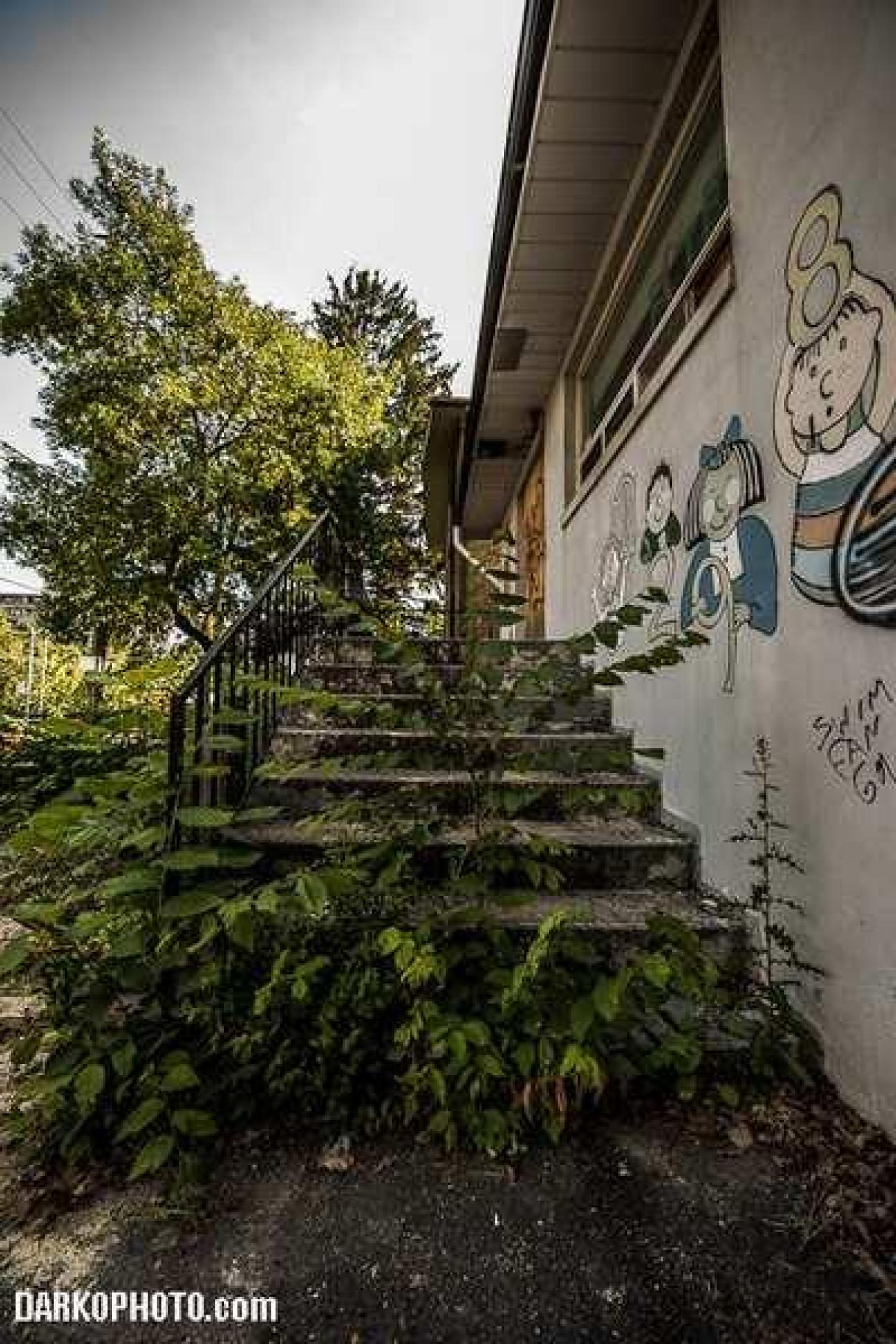 Recessed  - nursery lakeshoreSMLG-4828.jpg