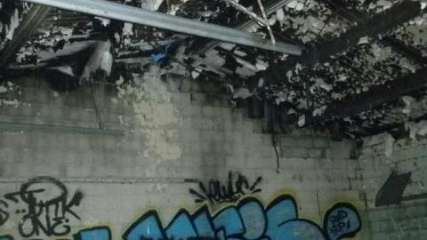 Old gas station - Creepy-Little-Gas-Station9.jpg