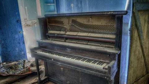 June 24 2013 - IMG_0075_6_7_modsmall.jpg