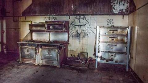 Re-entry - The-Loblaw-Groceterias-Building37.jpg