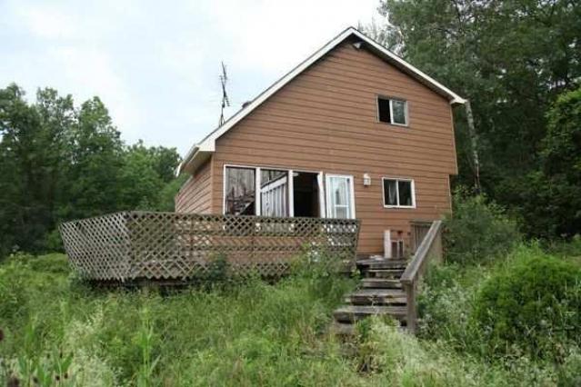 DEET House- Ohsweken photo 3