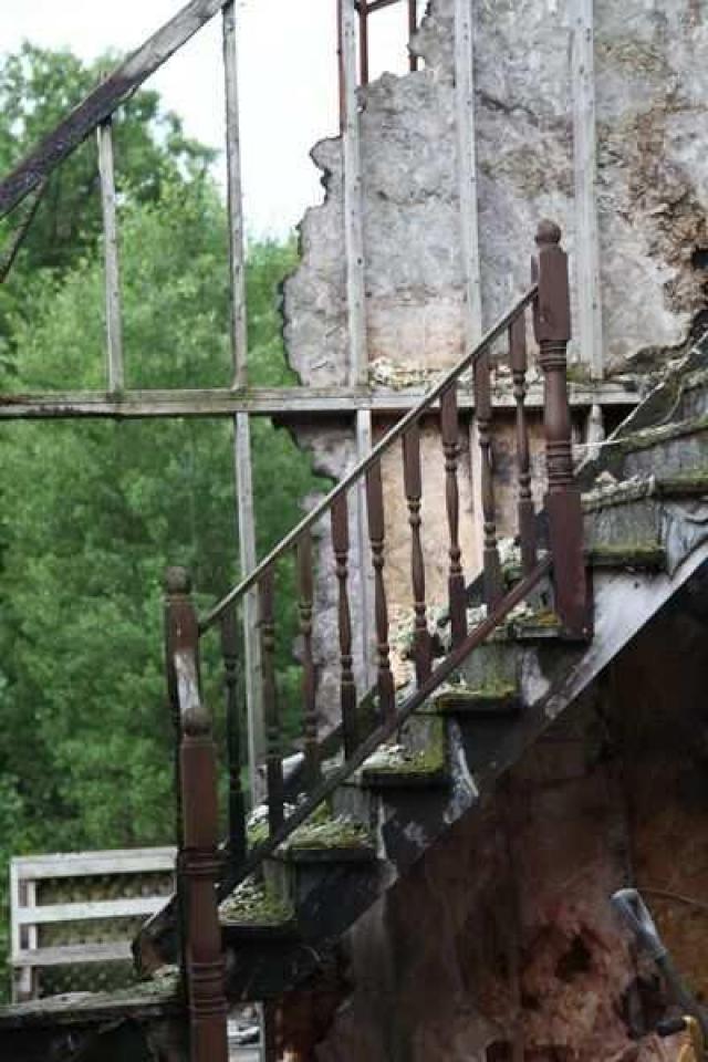 DEET House- Ohsweken photo 4