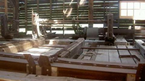 Saw me in half - Austin-Saw-Mill-in-Kinmount17.jpg