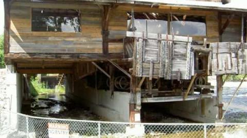 Saw me in half - Austin-Saw-Mill-in-Kinmount12.jpg