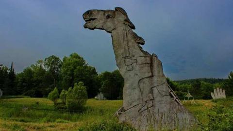 RUN FOR YOUR LIVES - The-Screaming-Heads19.jpg