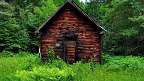 Ye olde Wooden school - Spence-Ghost-Town2.jpg