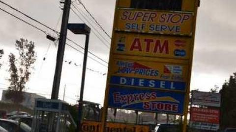 Carlos' Pizzaria - Carlos-Pizzaria60.jpg