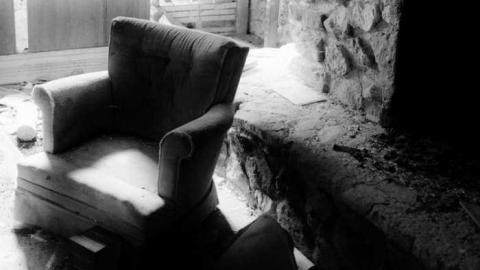 Crevices - Beautiful-Stone-House203.jpg