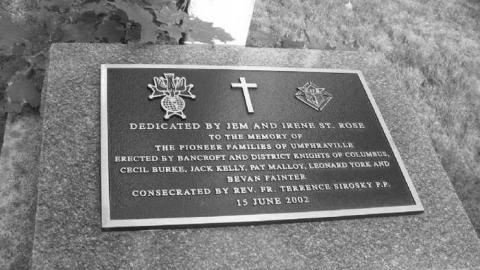 Cemetery - Umfraville-(ghost-town)75.jpg