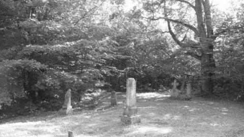 Cemetery - Umfraville-(ghost-town)79.jpg