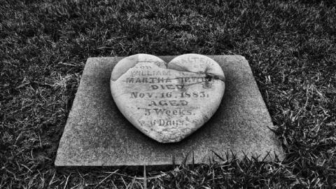 6683 - Last-Burial13.jpg