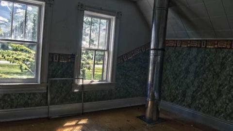 Red In The Middle photo 4