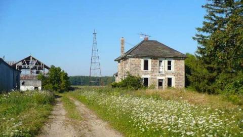 Stoned House - P1130494.jpg