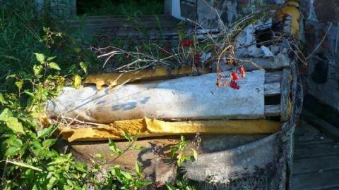 Stoned House - P1130497.jpg