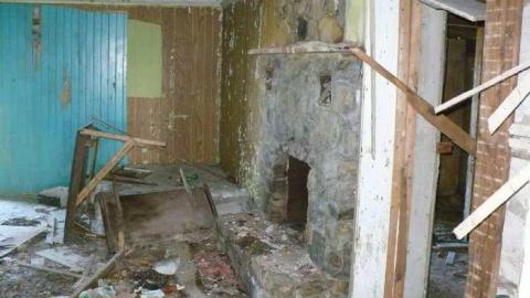 Stoned House - P1130503.jpg