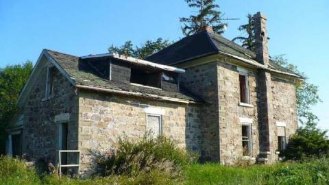 Stoned House - P1130520.jpg