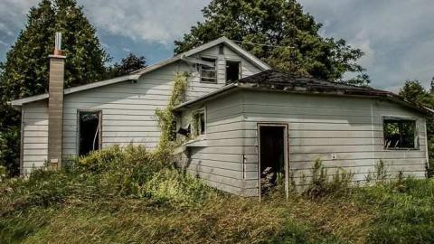 Wall Punchers - Beeton-is-Trashed-Big-Time60.jpg