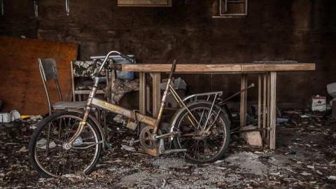 Wall Punchers - Beeton-is-Trashed-Big-Time75.jpg